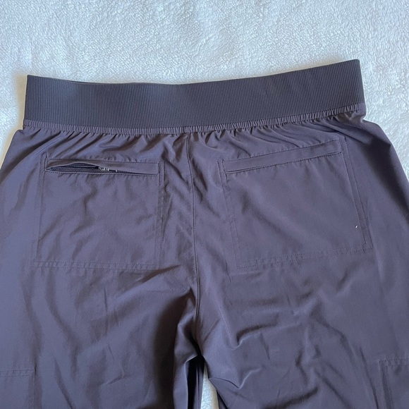 Athleta Brooklyn ankle mid rise utility pant in shale, size 6 - Picture 6 of 11